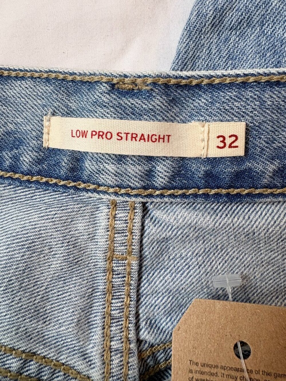 Levi's NWT Low Pro Straight Jeans 32 Charlie Glow Up Medium Wash Denim - Picture 6 of 12
